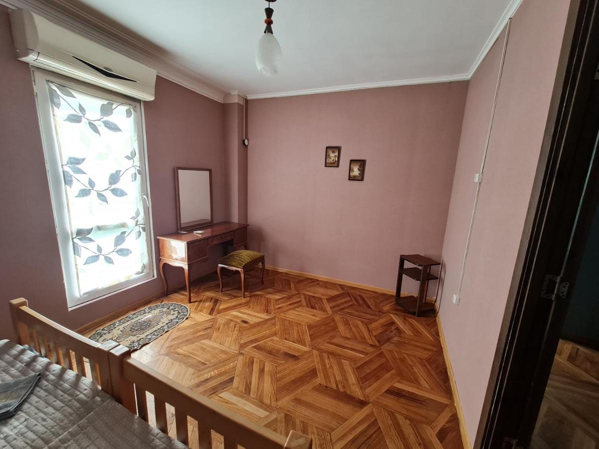 Guest House Sky Plus Tbilisi Esterno foto