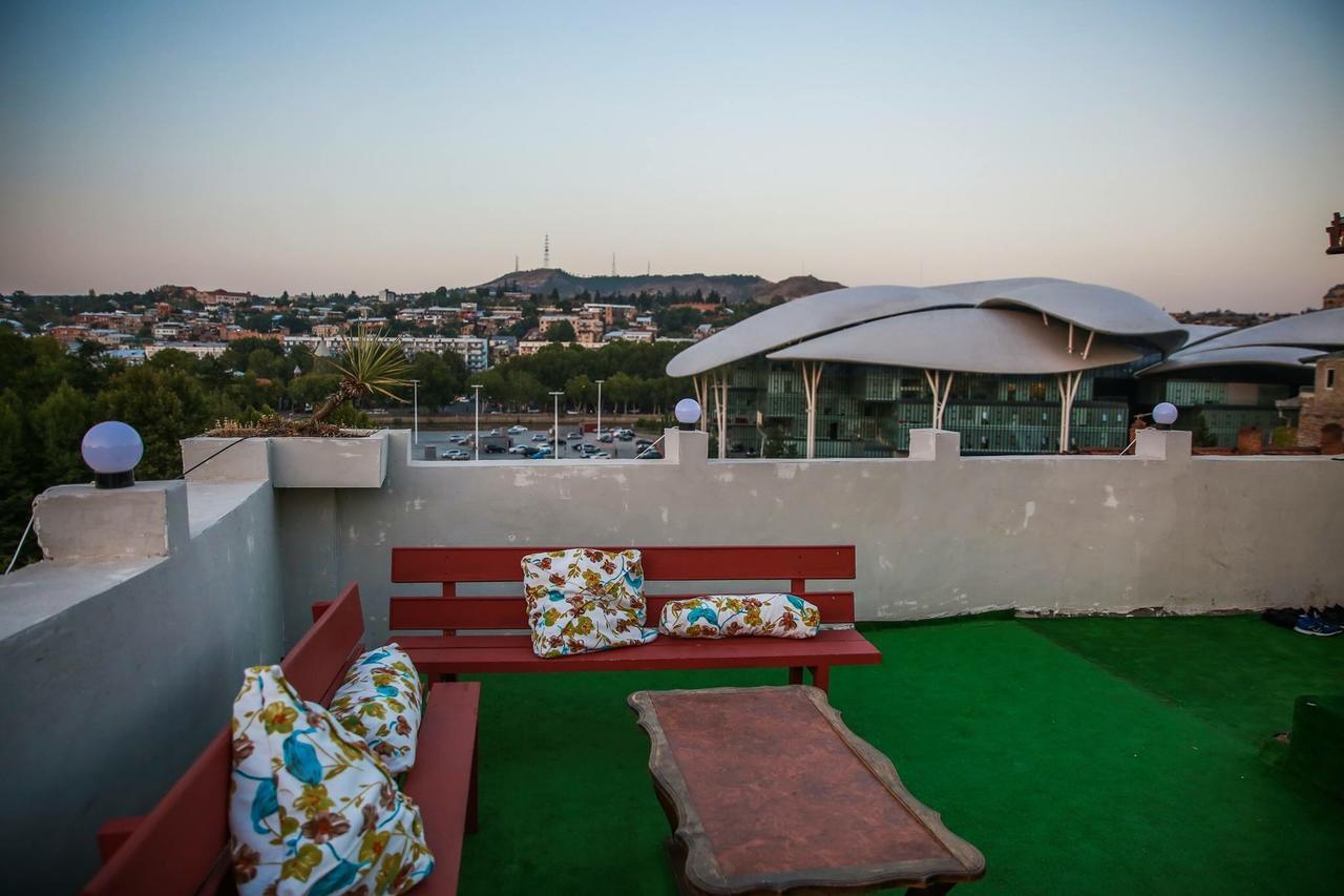 Guest House Sky Plus Tbilisi Esterno foto